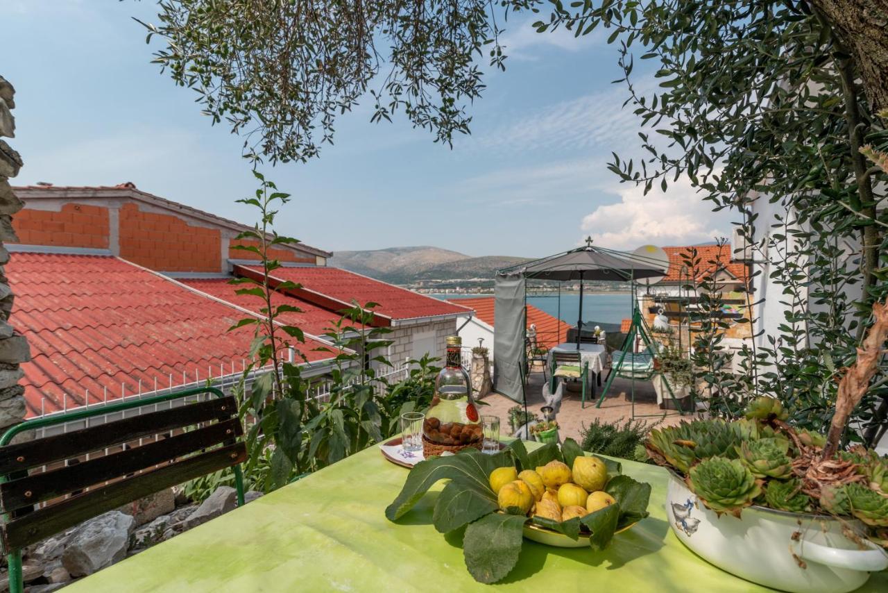 Apartmani Kate โตรกีร์ ภายนอก รูปภาพ