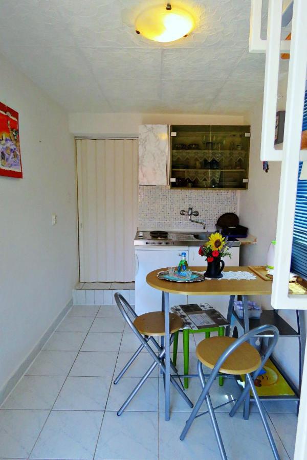 Apartmani Kate โตรกีร์ ภายนอก รูปภาพ