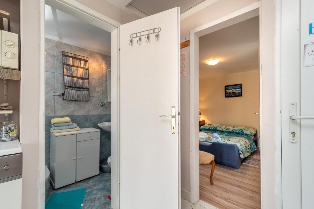Apartmani Kate โตรกีร์ ภายนอก รูปภาพ