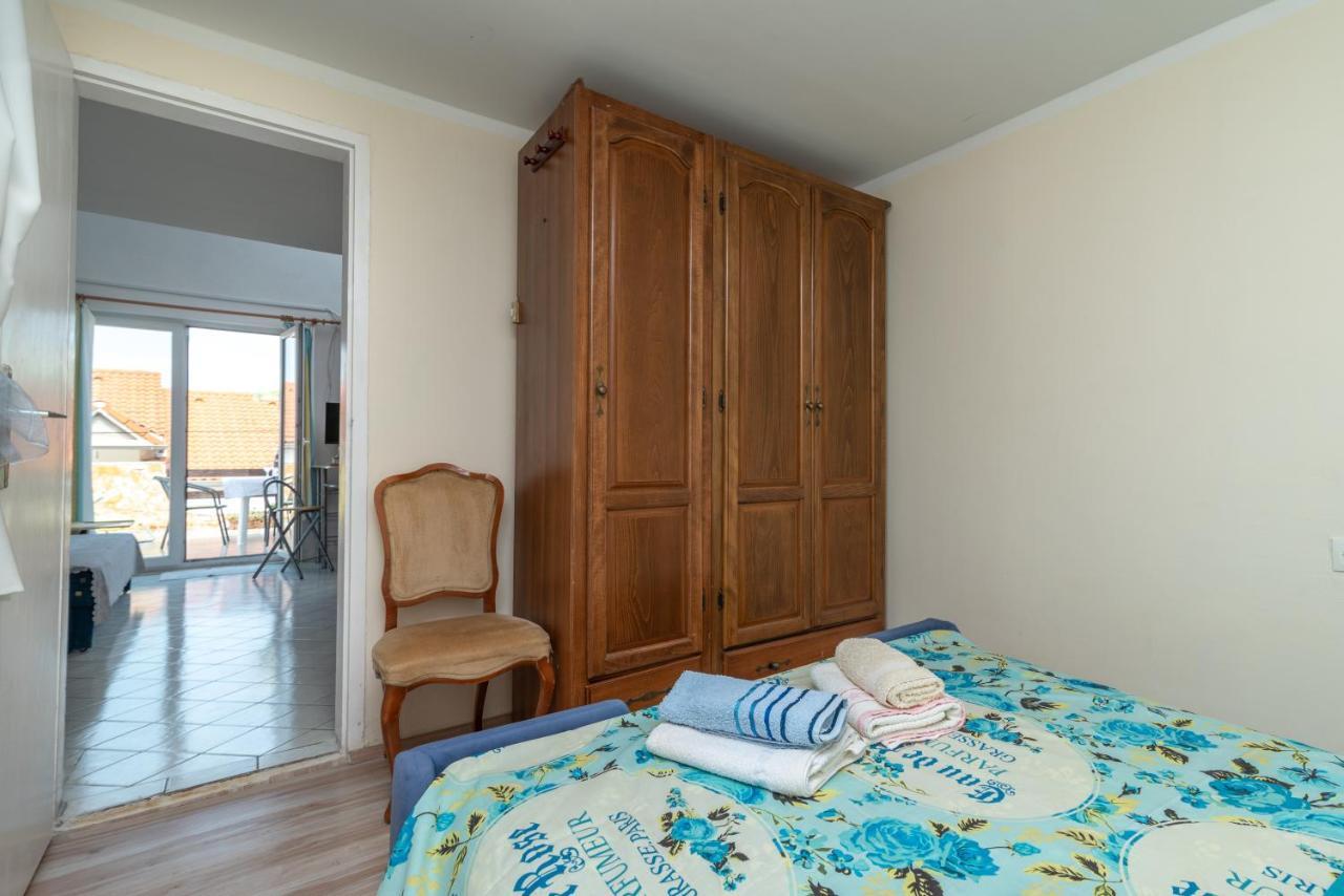 Apartmani Kate โตรกีร์ ภายนอก รูปภาพ