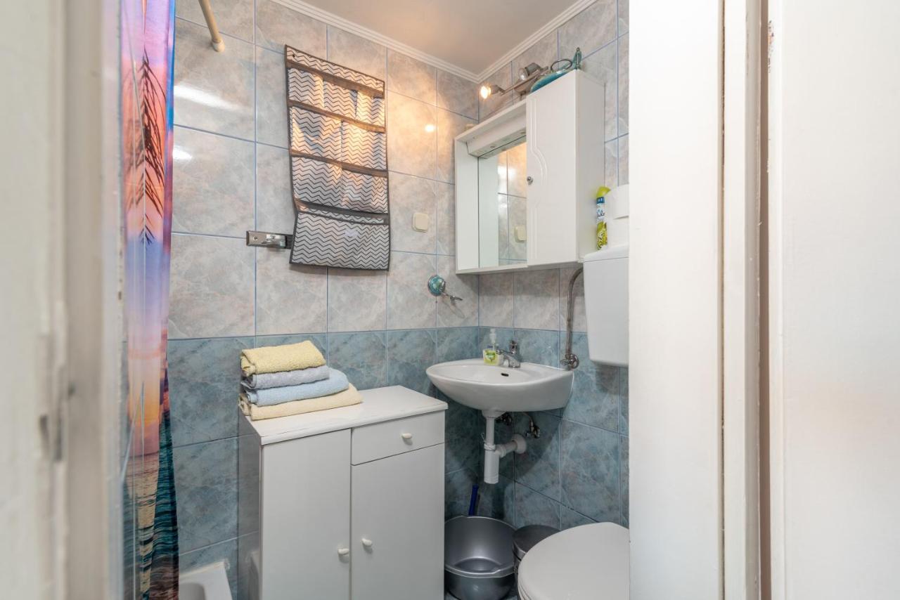 Apartmani Kate โตรกีร์ ภายนอก รูปภาพ